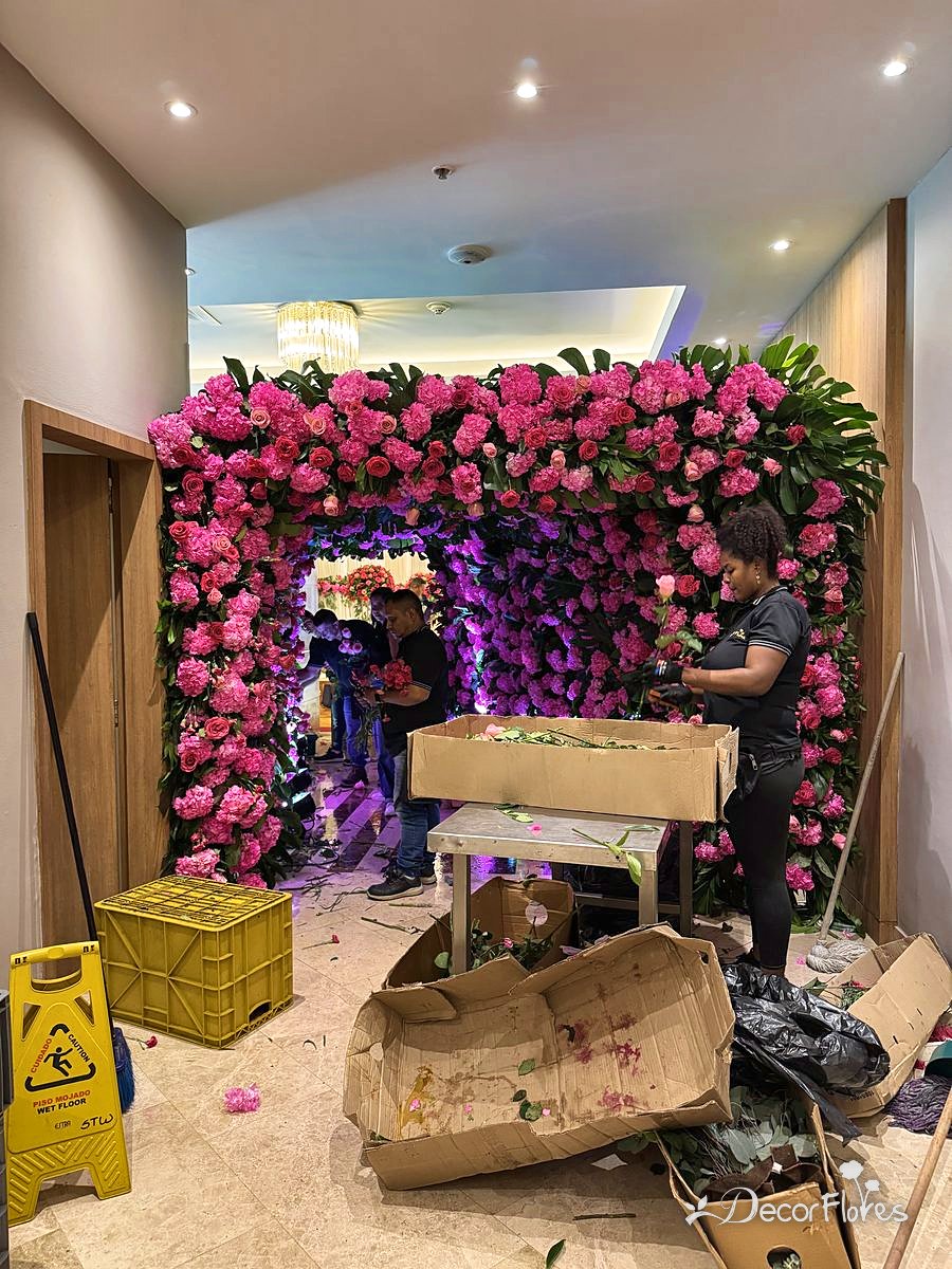 Montaje de un túnel de rosas